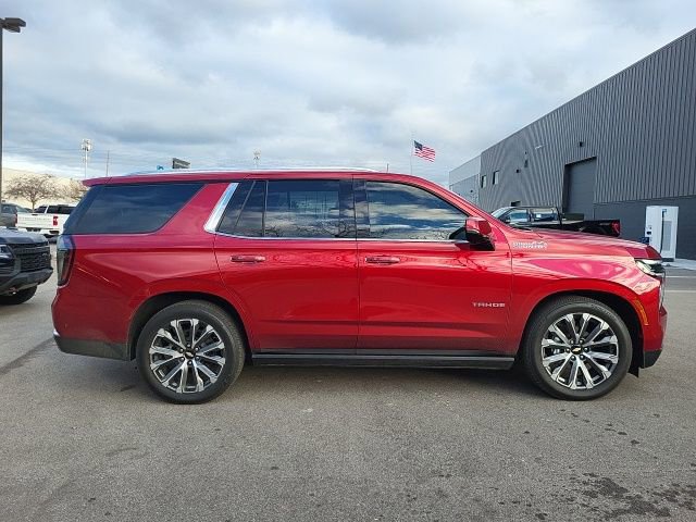 Used 2025 Chevrolet Tahoe High Country image 2