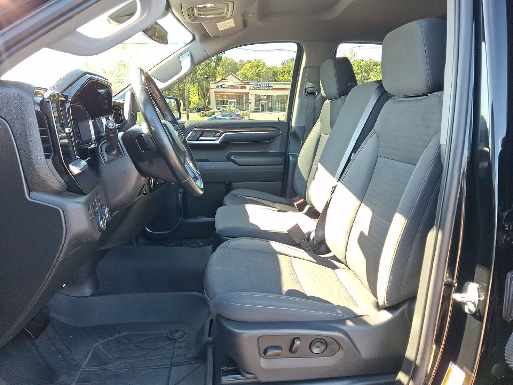 Used 2023 Chevrolet Silverado 1500 LT AWD/4WD image 18