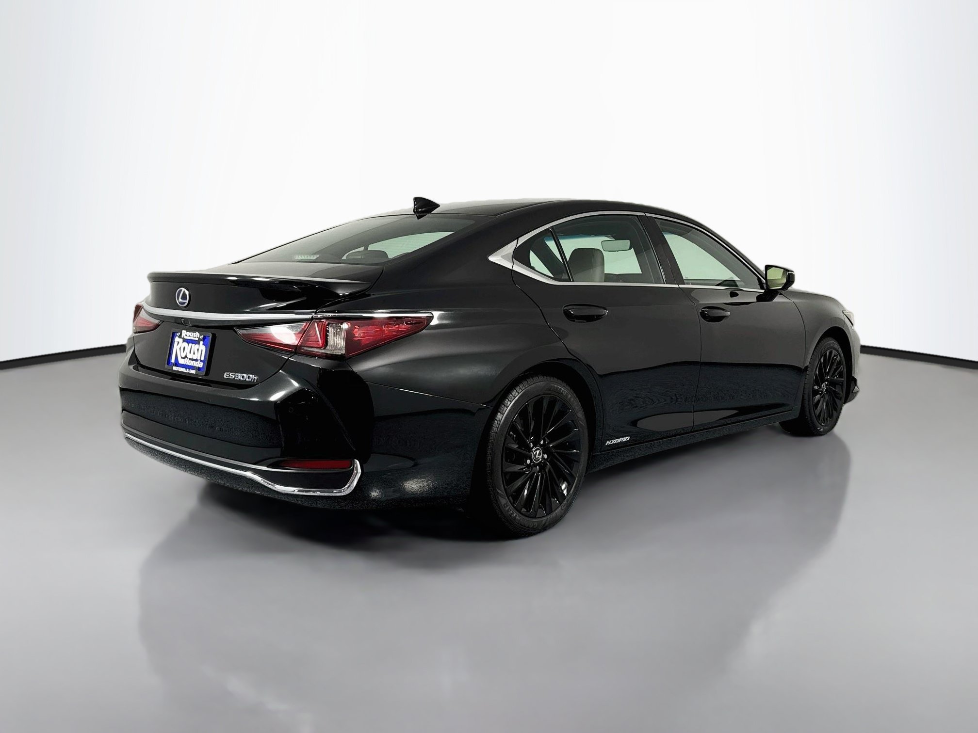 Used 2022 Lexus ES 300h w/ Accessory Package FWD image 5