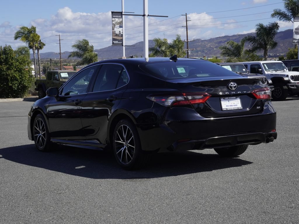 Used 2023 Toyota Camry SE FWD image 6