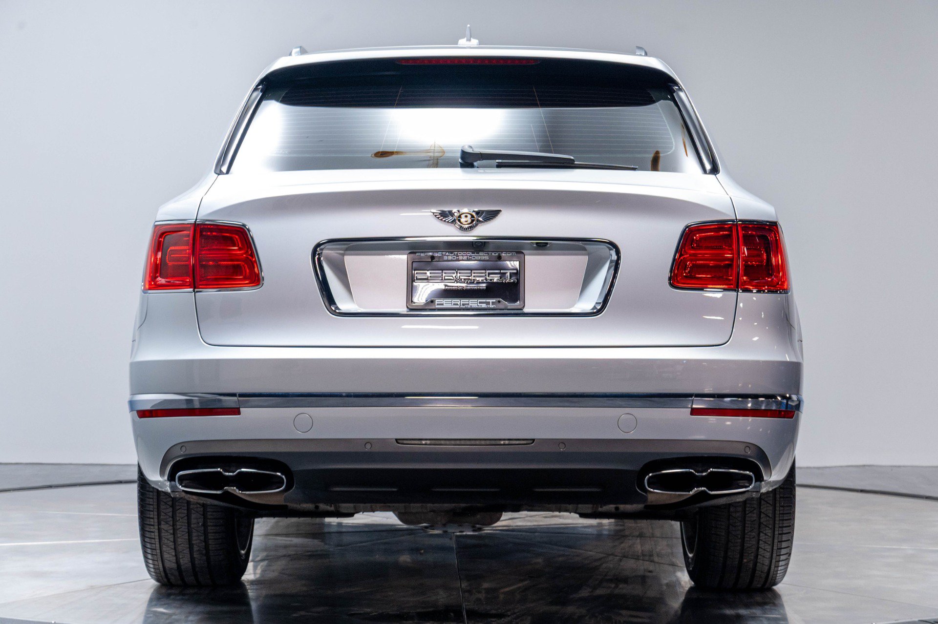 Used 2020 Bentley Bentayga AWD/4WD image 54