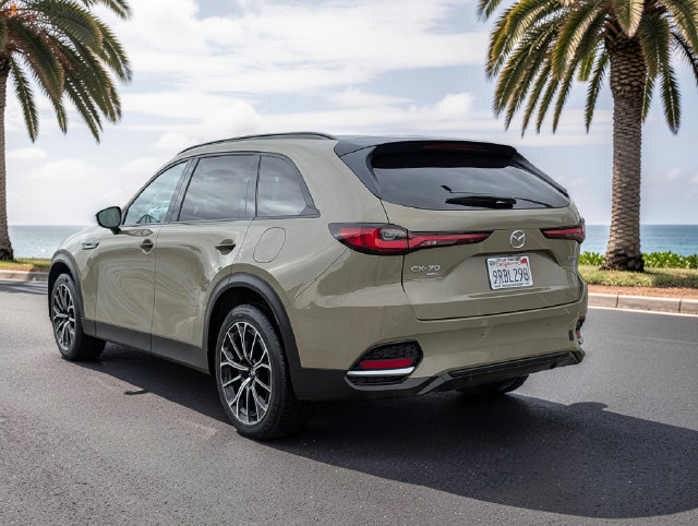 Used 2025 MAZDA CX-70 Plug-In Hybrid w/ Premium Plus AWD/4WD image 7