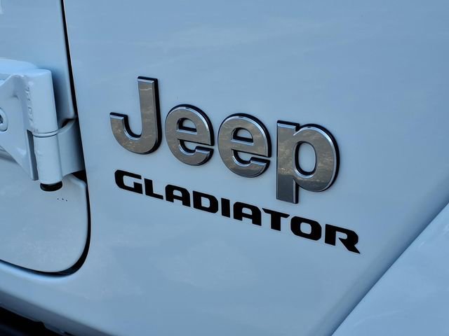 Used 2020 Jeep Gladiator Overland w/ Cold Weather Group AWD/4WD image 26