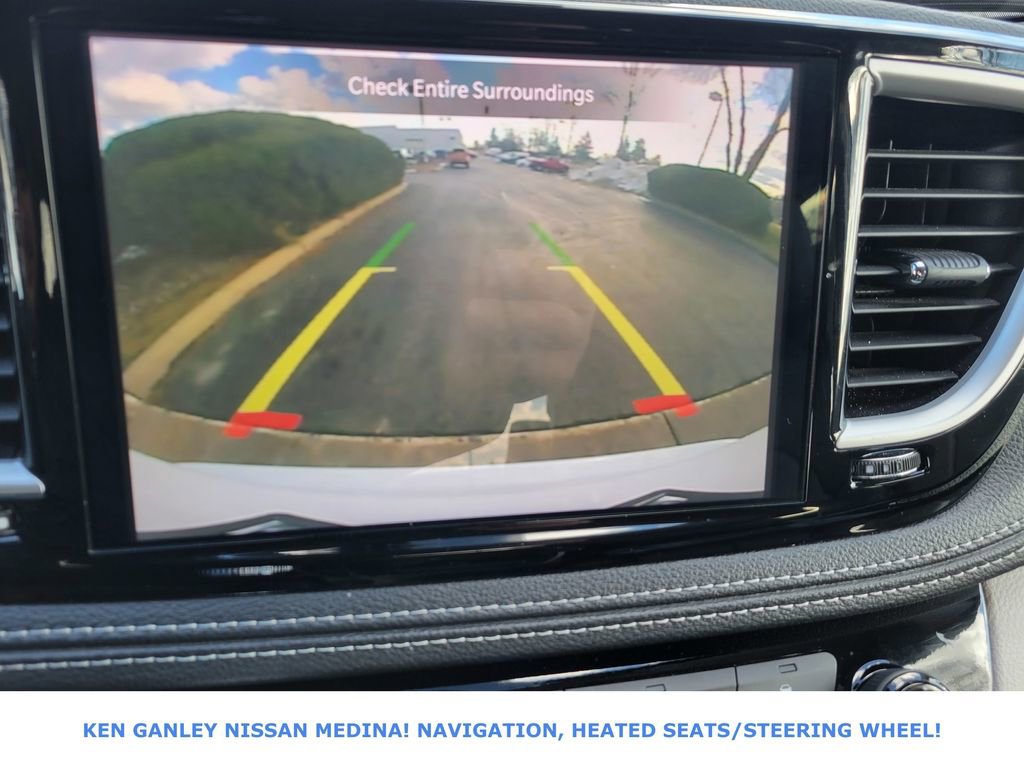 Used 2024 Chrysler Pacifica Select image 29