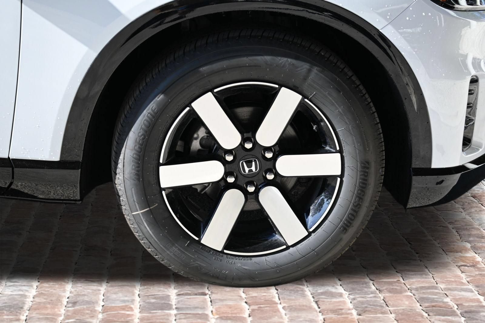 New 2026 Honda Prologue Touring image 38