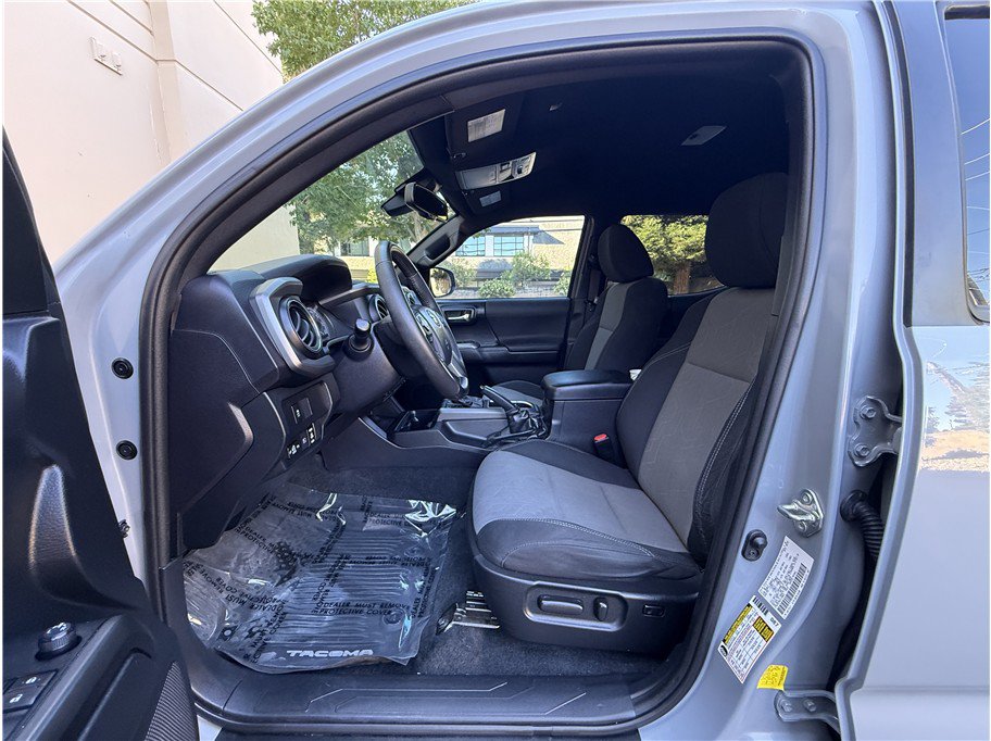 Used 2020 Toyota Tacoma TRD Off-Road w/ Technology Package RWD image 17