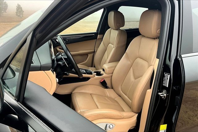 Used 2022 Porsche Macan image 21