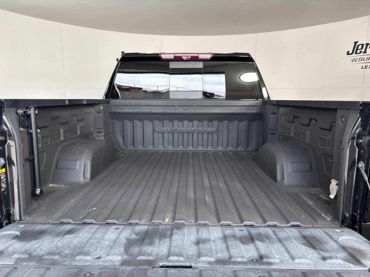 Used 2023 GMC Sierra 1500 Denali w/ Denali Reserve Package AWD/4WD image 27
