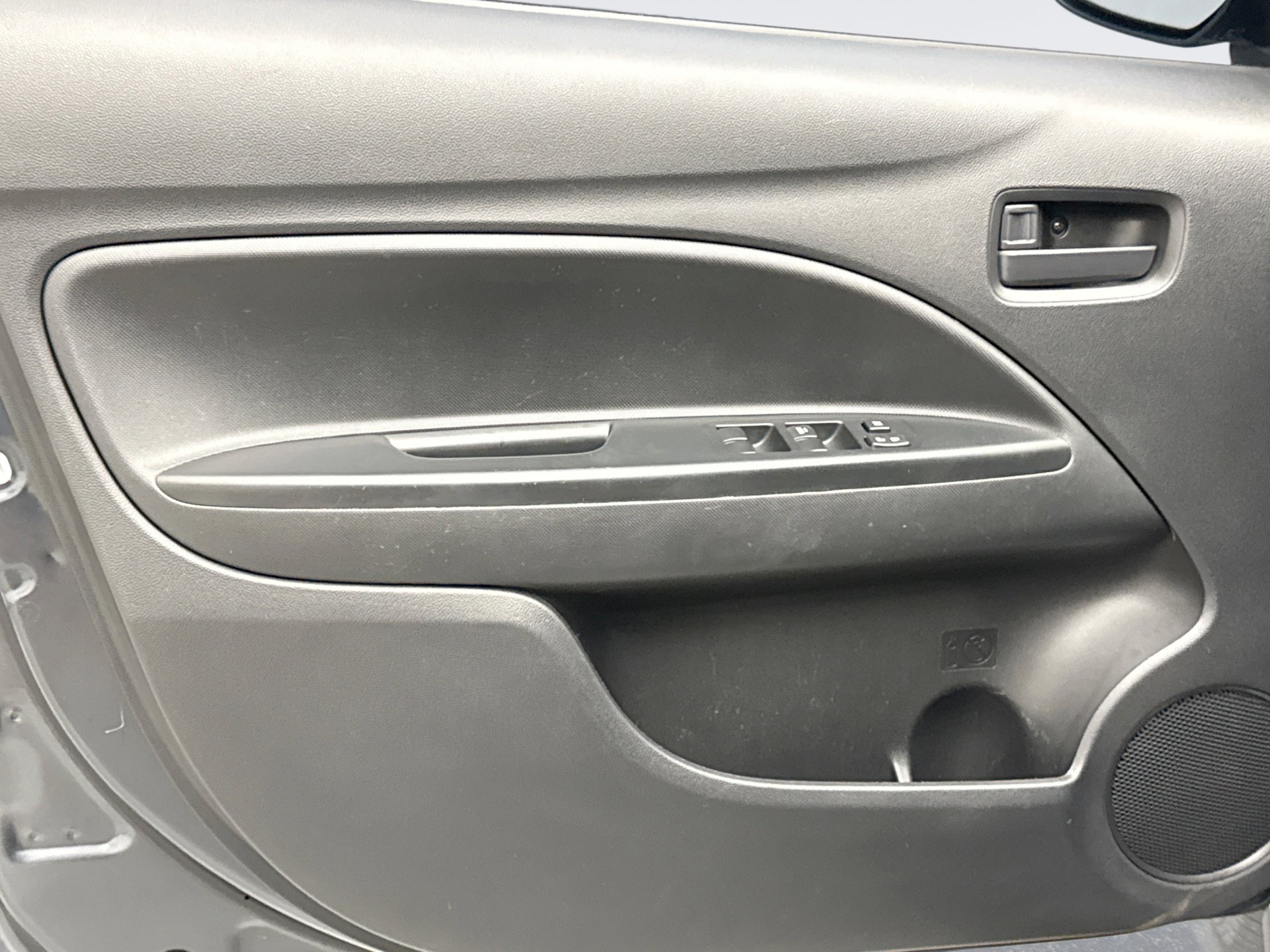 Used 2024 Mitsubishi Mirage G4 ES FWD image 9