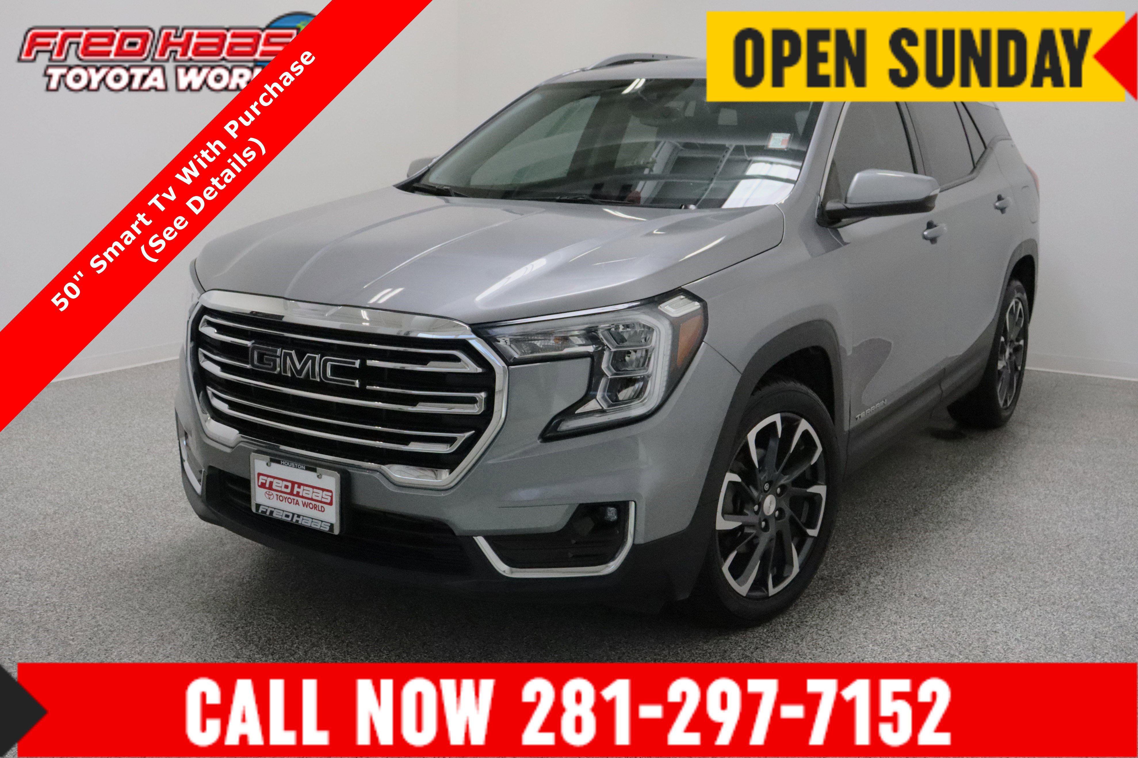 Used 2023 GMC Terrain SLT image 1