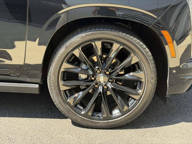 Used 2026 Cadillac Escalade Platinum Sport w/ LPO, ONYX Package AWD/4WD image 8