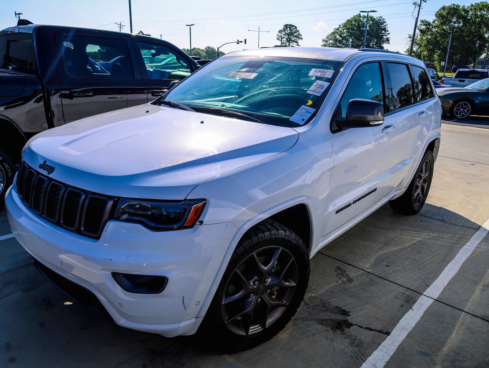 Used 2021 Jeep Grand Cherokee Limited w/ Quick Order Package 28K 80th AWD/4WD image 2