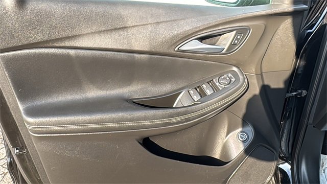 Used 2021 Buick Encore GX Select w/ Sport Touring Package image 9