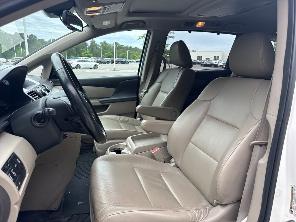 Used 2015 Honda Odyssey Touring Elite image 12