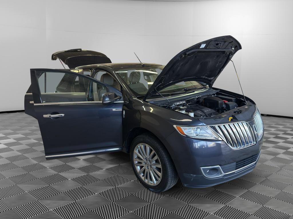 Used 2013 Lincoln MKX AWD image 7