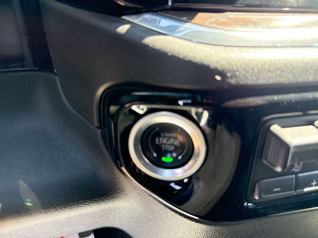 Used 2025 GMC Sierra 1500 SLT image 18