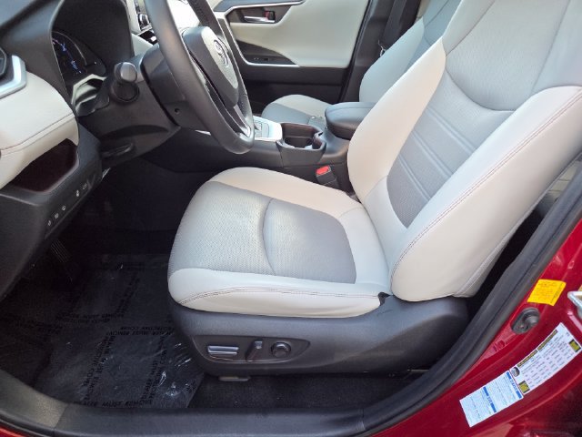 Used 2019 Toyota RAV4 Limited w/ Limited Grade Weather Package AWD/4WD image 8