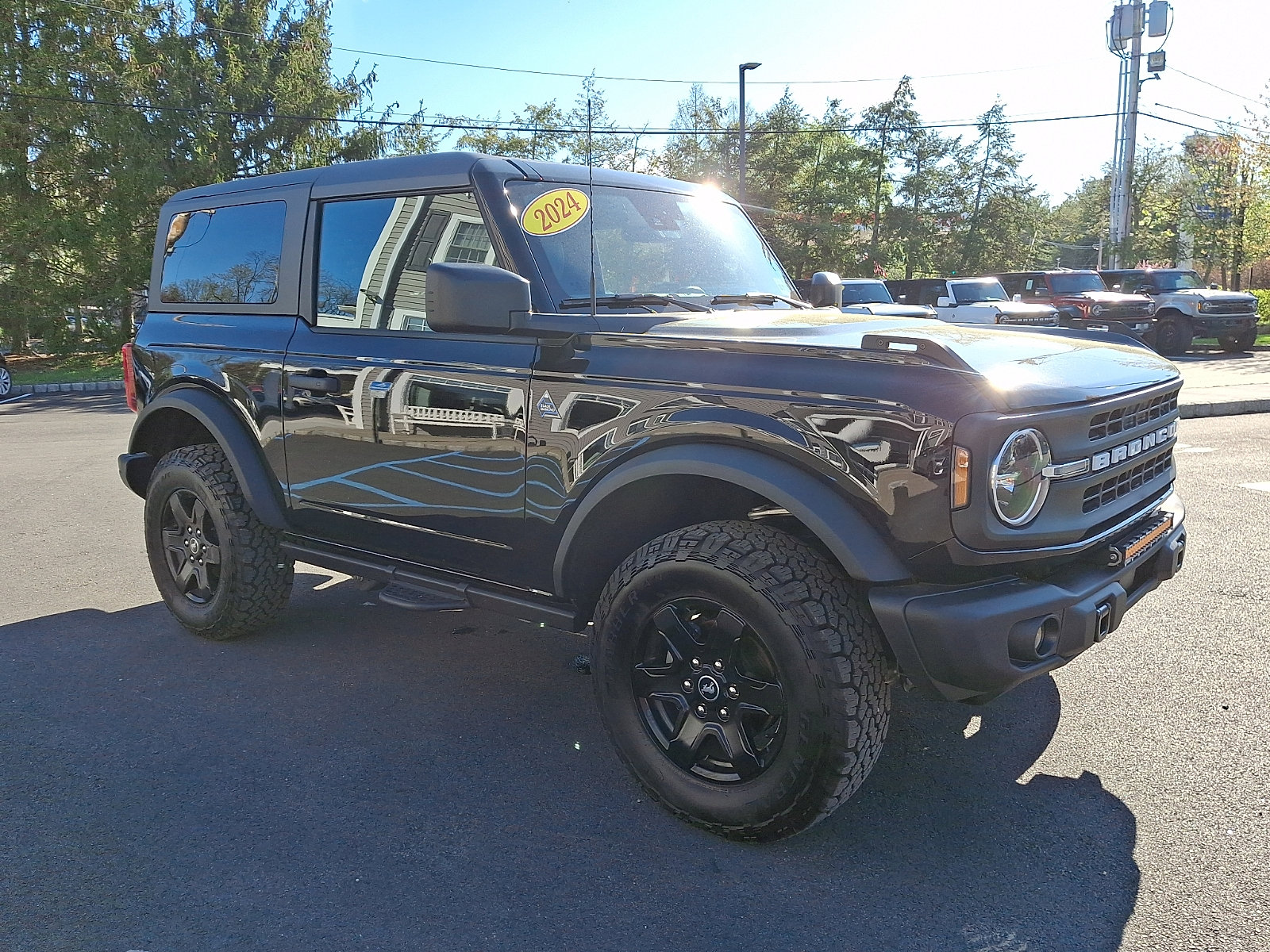 Certified 2024 Ford Bronco Black Diamond AWD/4WD image 3