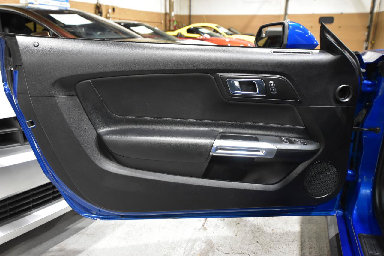 Used 2017 Ford Mustang GT w/ GT Performance Package RWD image 8
