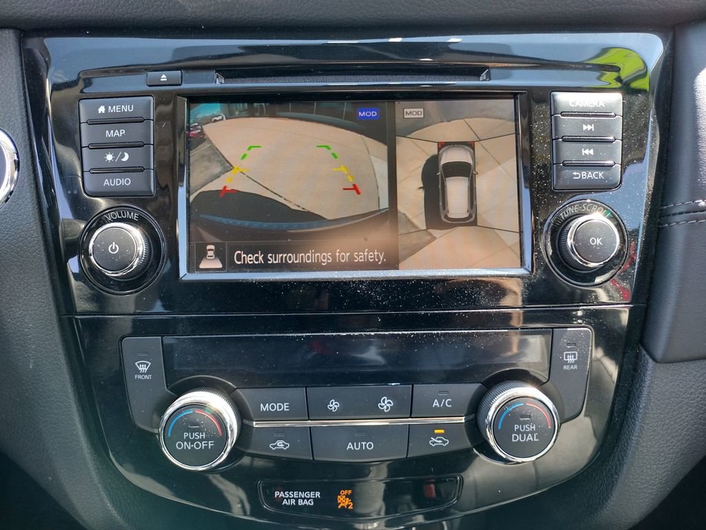 Used 2019 Nissan Rogue SL w/ Premium Package image 4