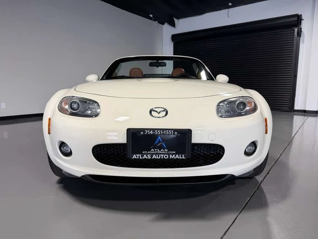 Used 2006 MAZDA MX-5 Miata Grand Touring w/ Premium Pkg RWD image 2