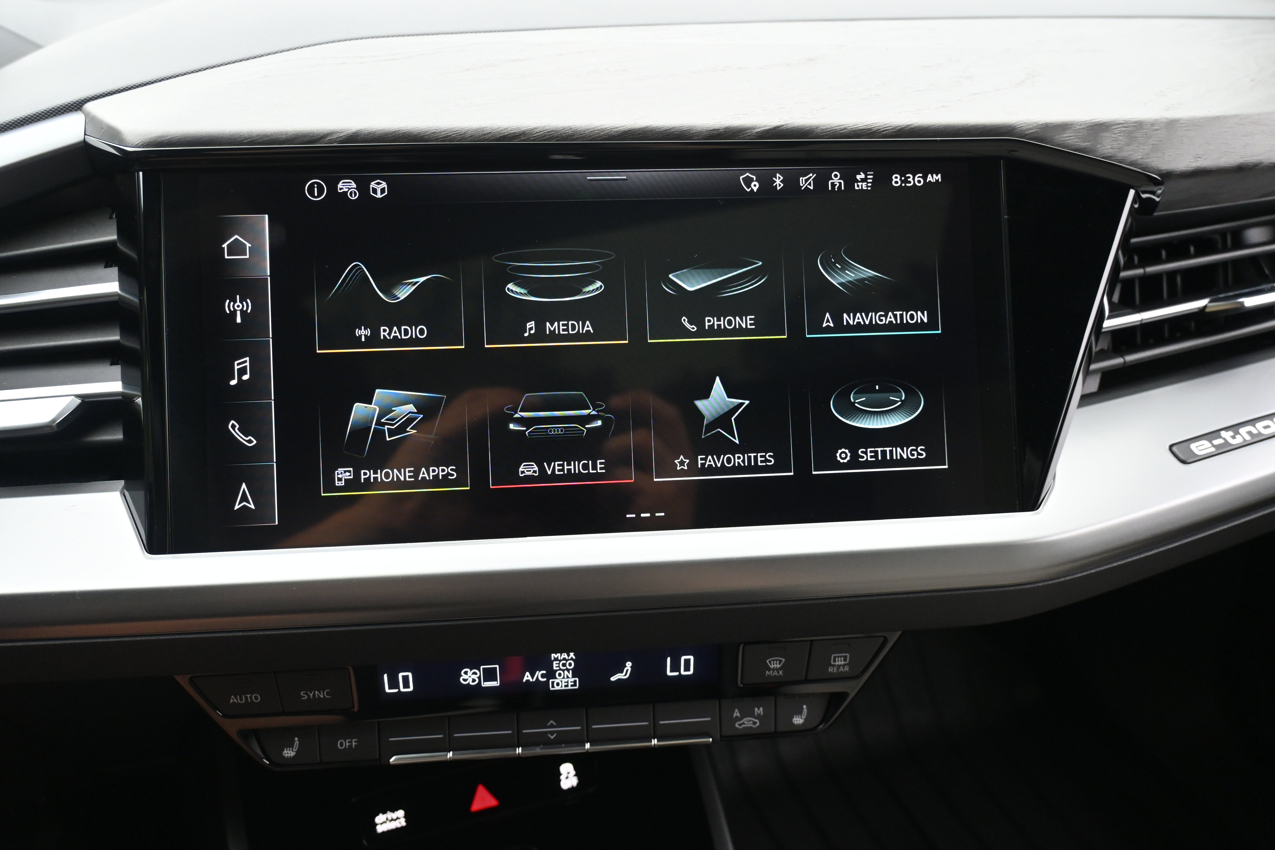 Used 2025 Audi Q4 e-tron Premium Plus image 27