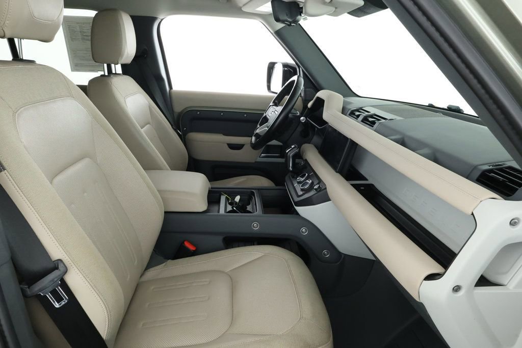 Used 2020 Land Rover Defender 110 S image 24