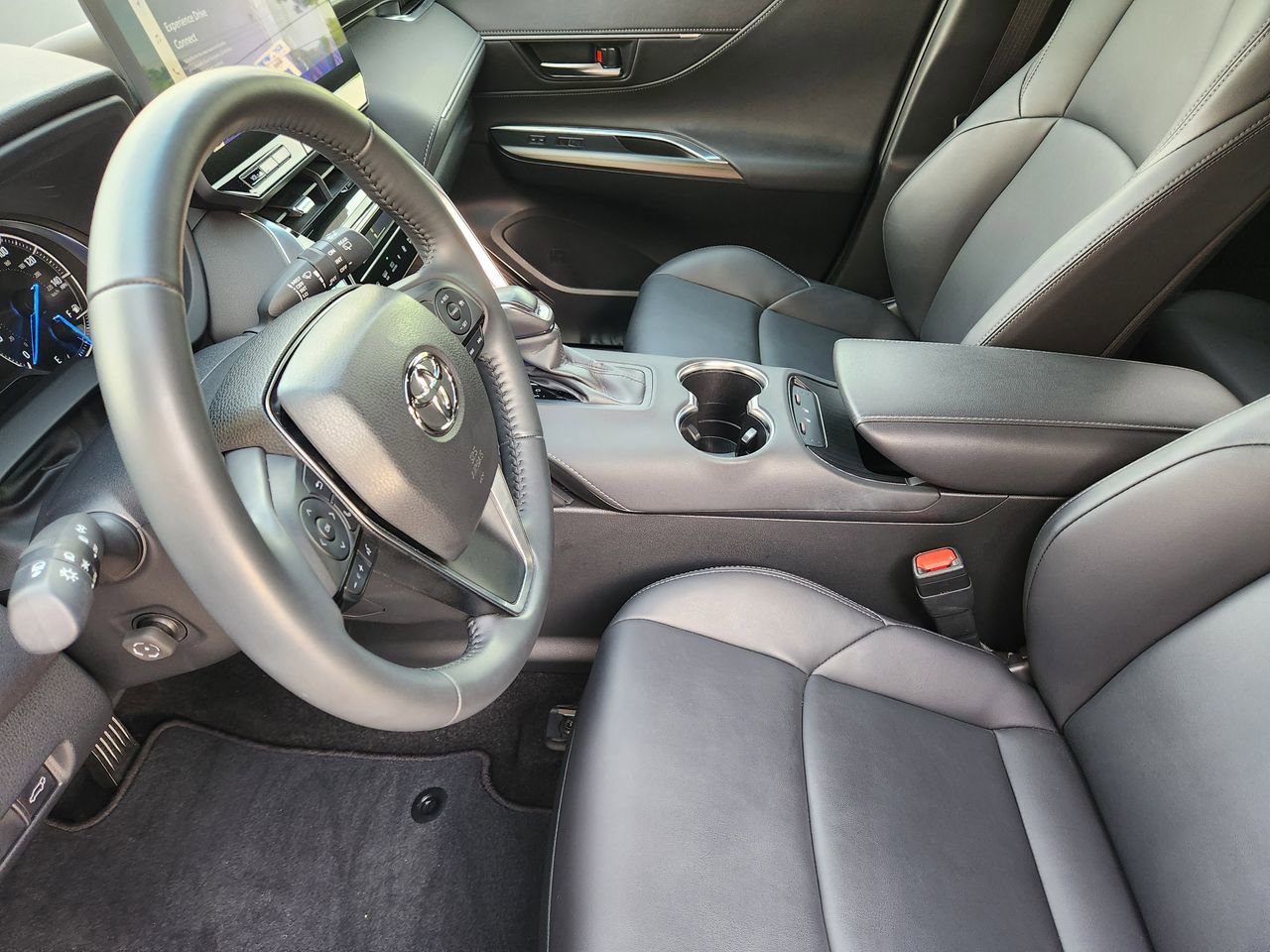 Used 2024 Toyota Venza Nightshade AWD/4WD image 12