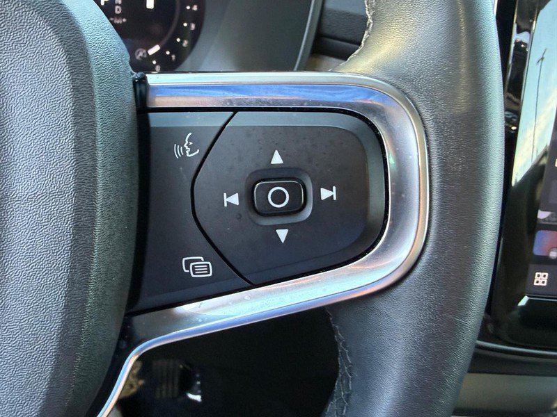Certified 2023 Volvo XC40 B5 Ultimate w/ Protection Package Premier AWD/4WD image 19