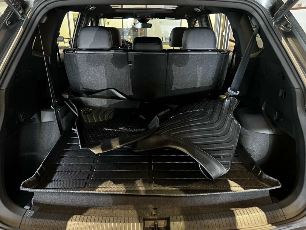 Used 2024 Volkswagen Tiguan SE R-Line FWD image 16