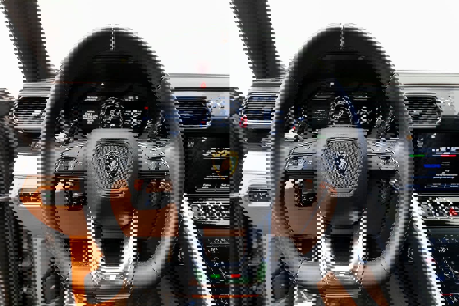 Used 2022 Lamborghini Urus image 17