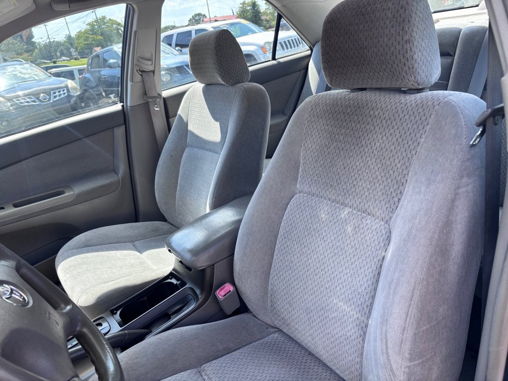 Used 2004 Toyota Camry FWD image 12