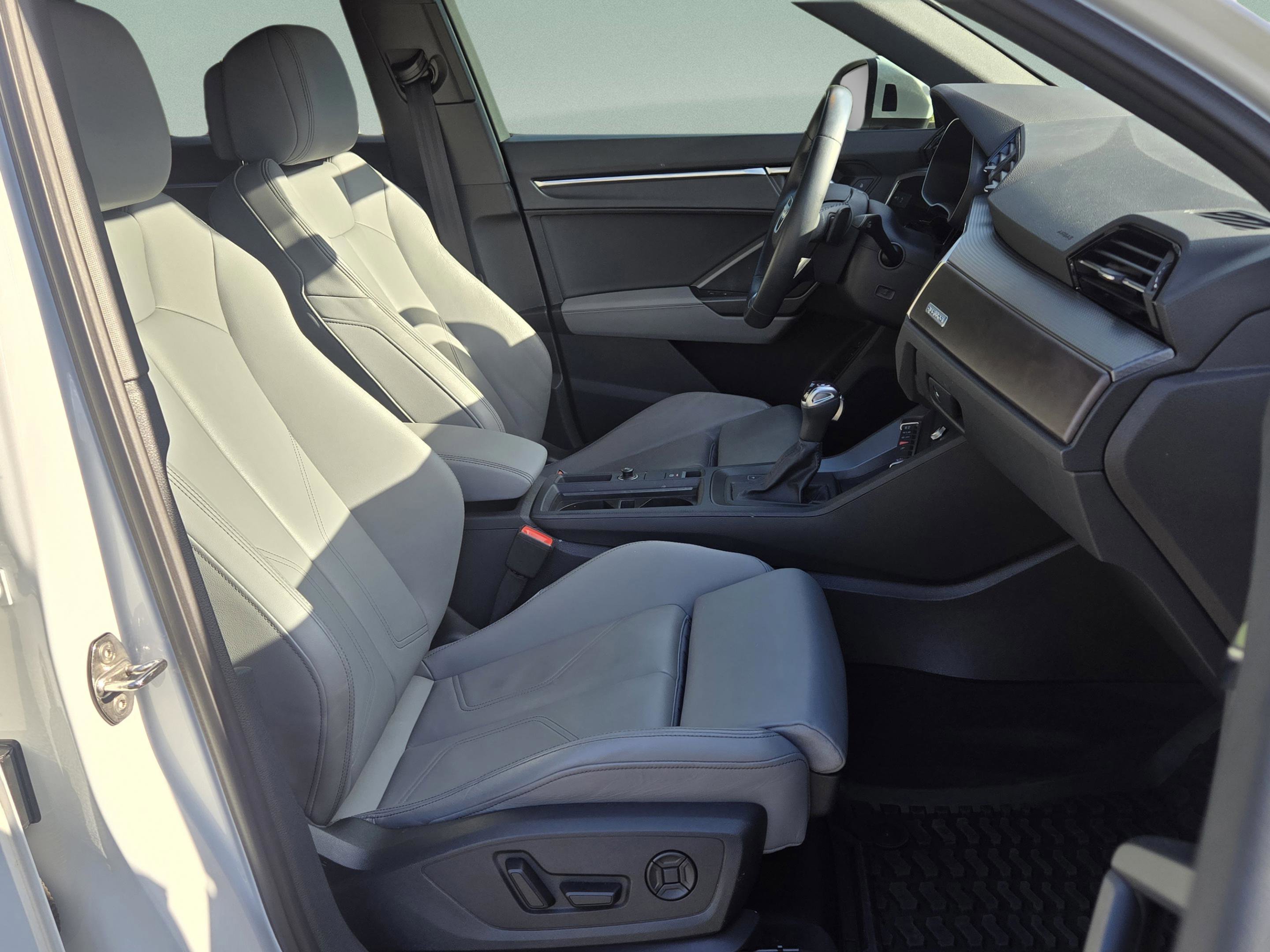 Used 2024 Audi Q3 2.0T Premium Plus AWD/4WD image 25