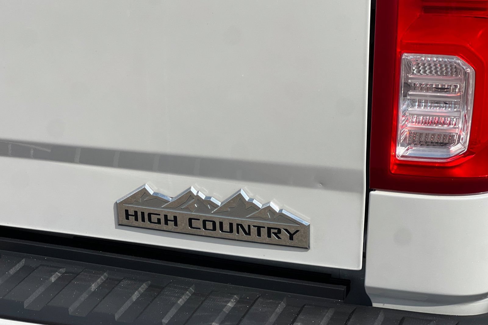 Used 2018 Chevrolet Silverado 1500 High Country AWD/4WD image 21