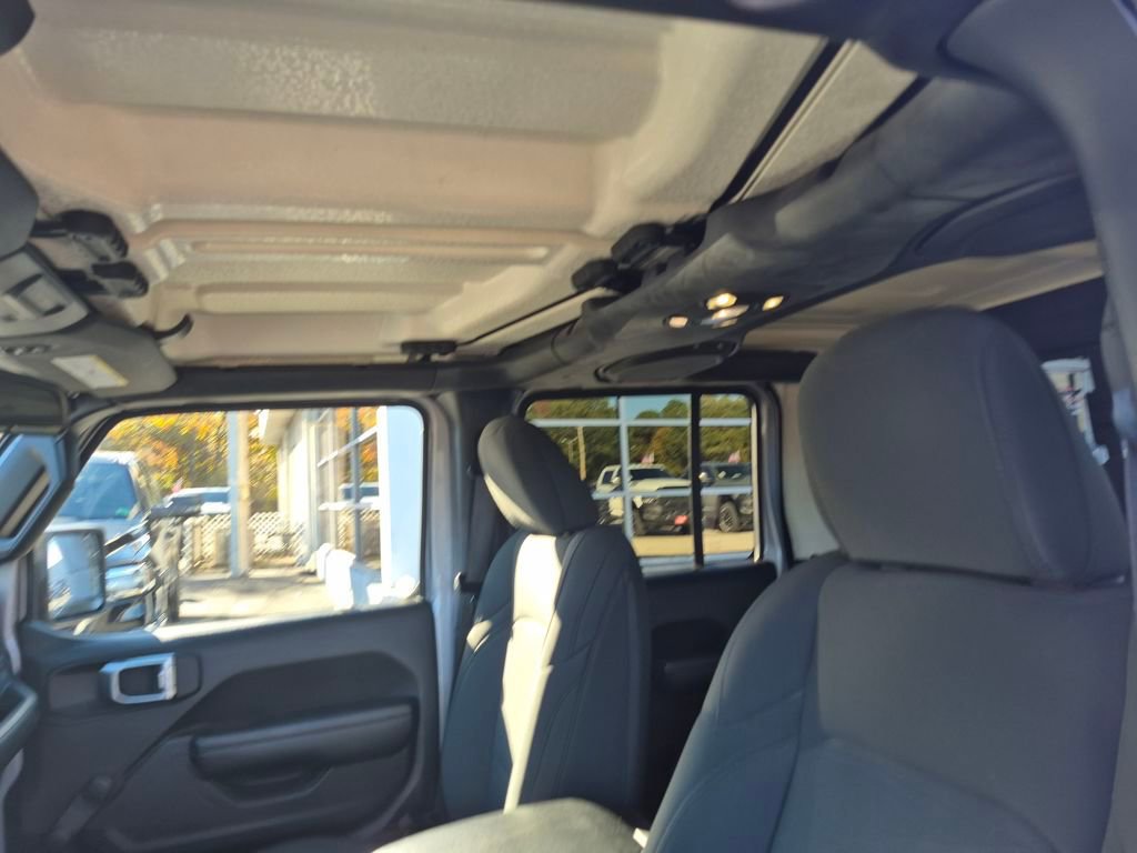 Used 2021 Jeep Gladiator Sport image 15
