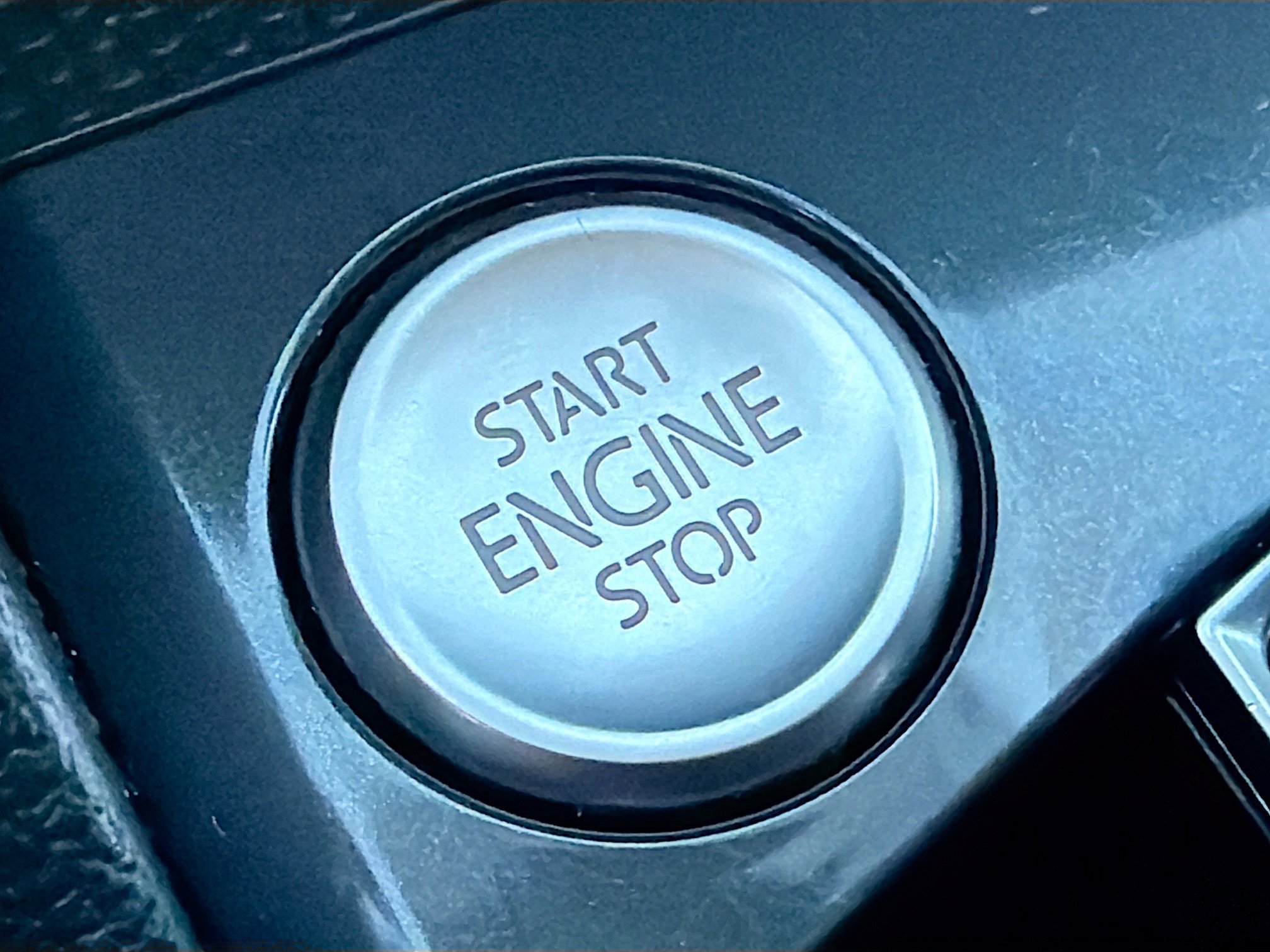 Used 2020 Volkswagen Tiguan SE image 35