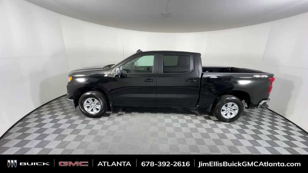 Used 2025 Chevrolet Silverado 1500 LT image 4