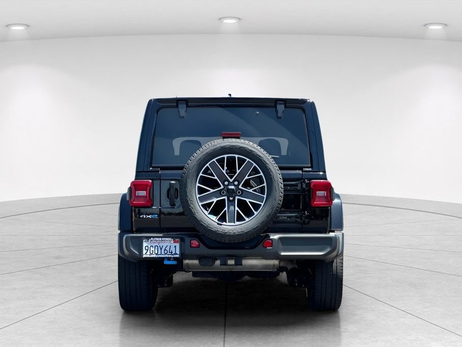Used 2023 Jeep Wrangler Unlimited Sahara w/ Cold Weather Group AWD/4WD image 5