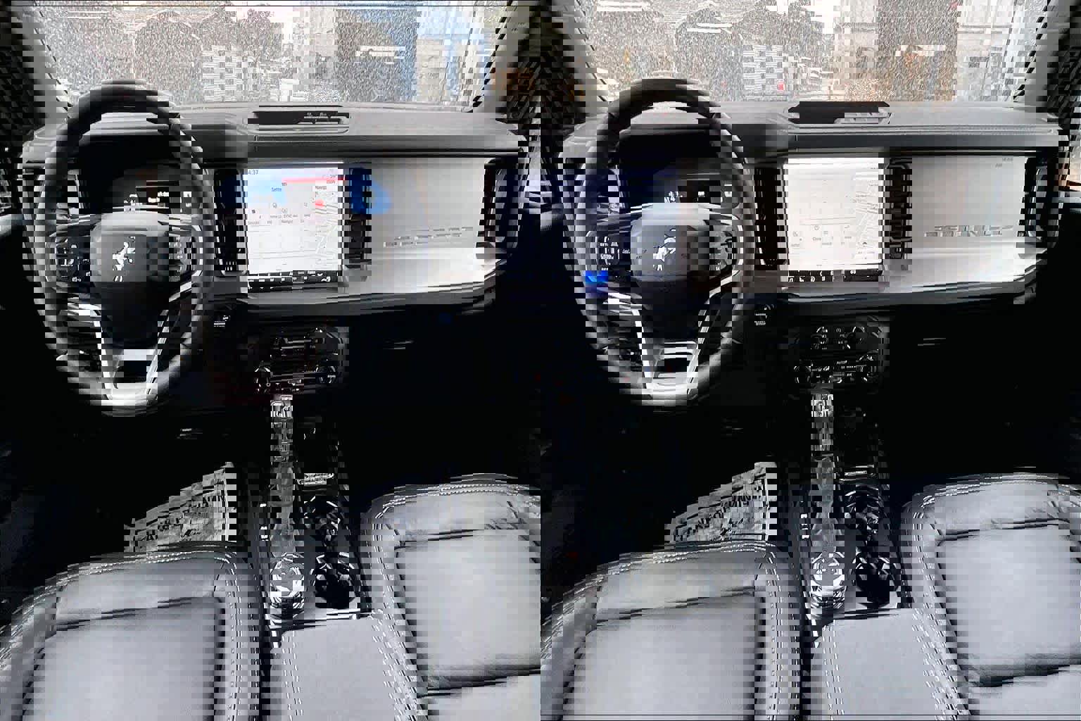 Used 2025 Ford Bronco Outer Banks image 16