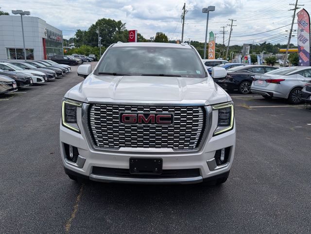 Used 2022 GMC Yukon XL Denali w/ Denali Premium Package AWD/4WD image 7