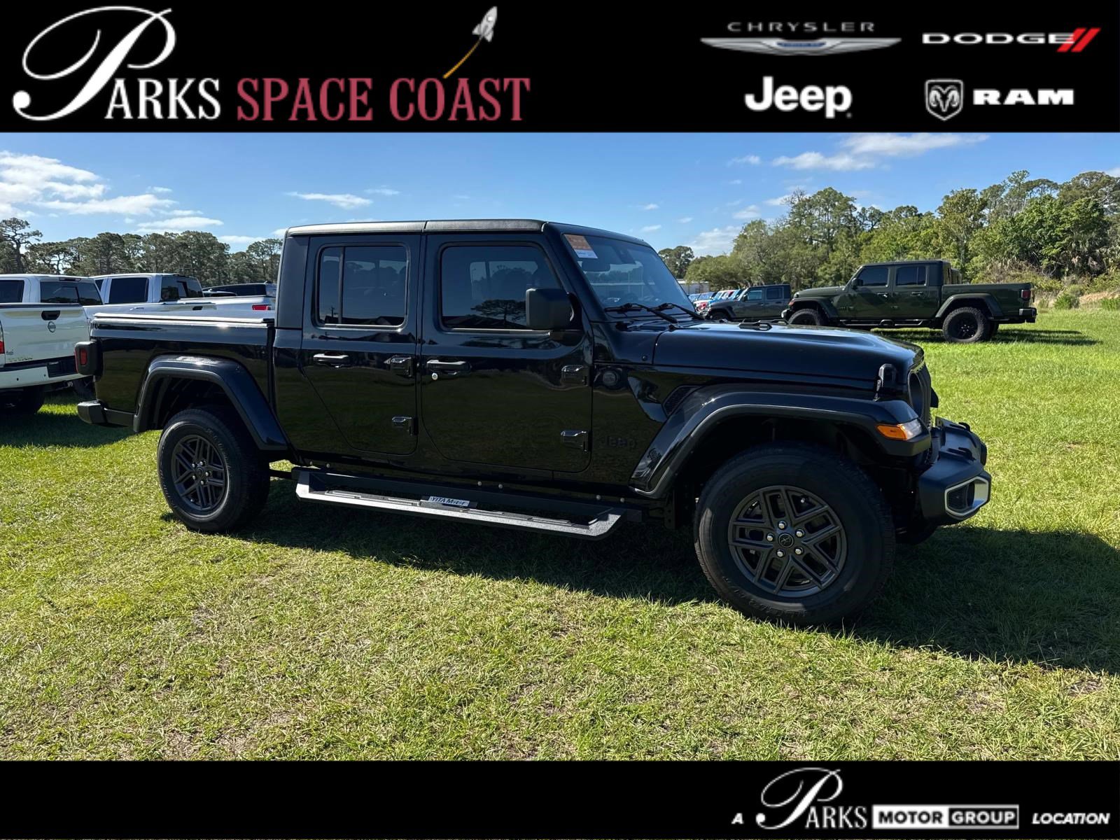 Certified 2024 Jeep Gladiator Sport AWD/4WD image 1