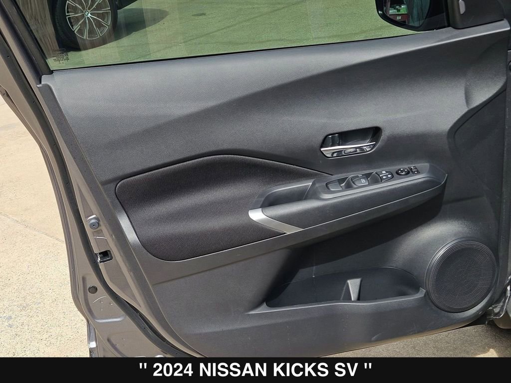 Used 2024 Nissan Kicks SV image 14