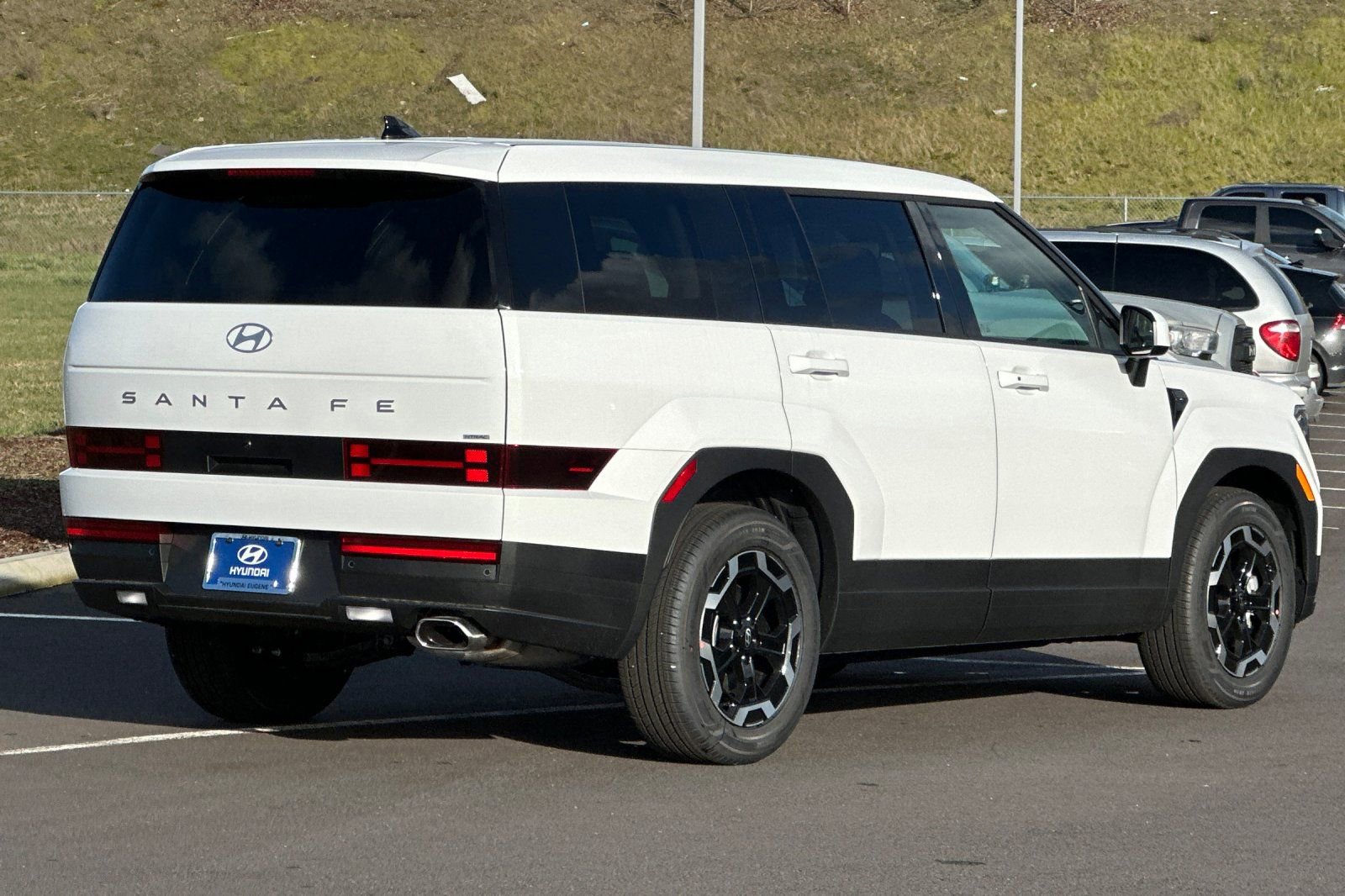 Used 2025 Hyundai Santa Fe SE image 3