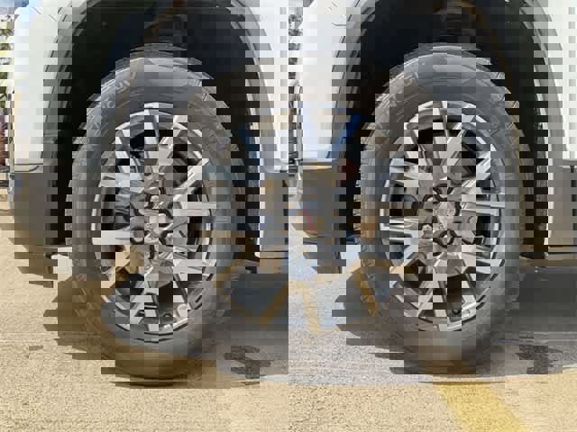 Used 2023 GMC Acadia SLT image 12