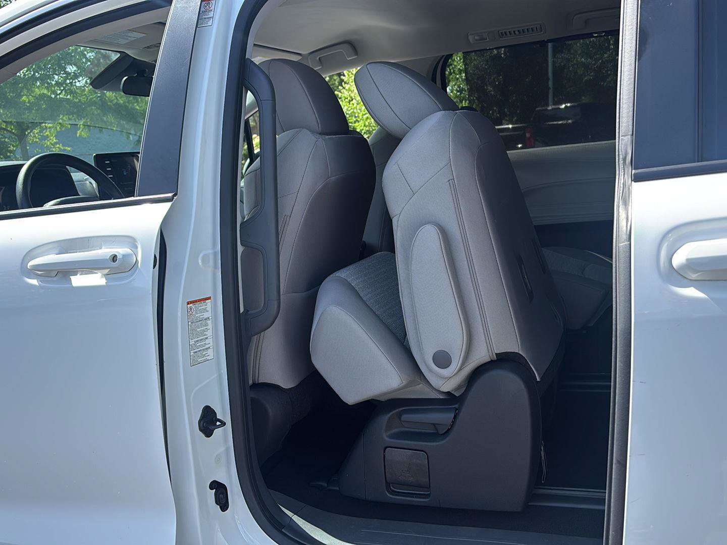 Used 2023 Toyota Sienna LE AWD/4WD image 23