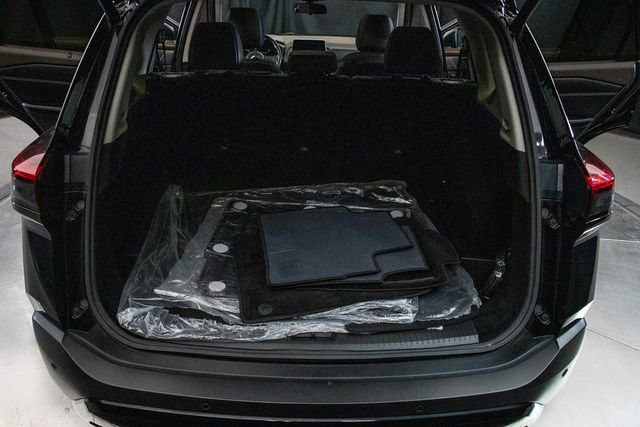 Certified 2023 Nissan Rogue SV w/ SV Premium B Package image 19
