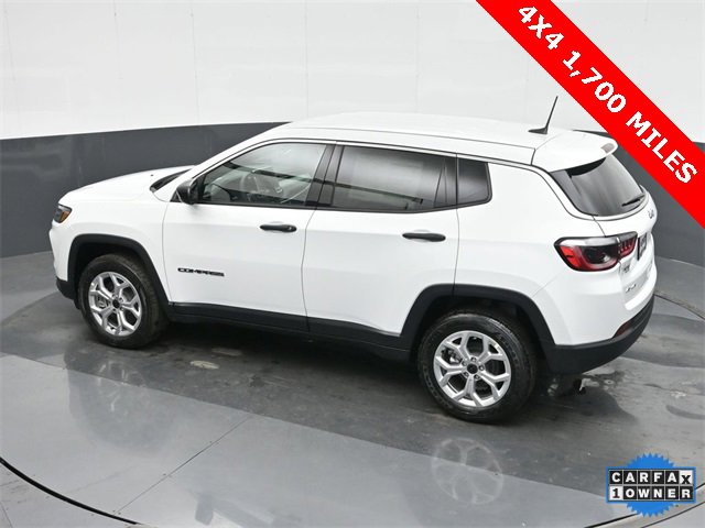 Used 2025 Jeep Compass Sport image 26