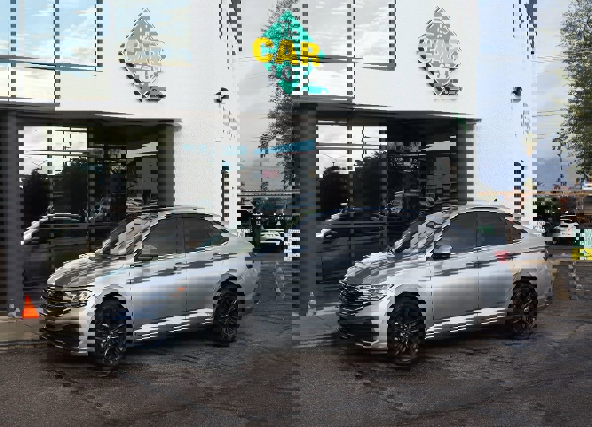 Used 2023 Volkswagen Jetta SE image 7