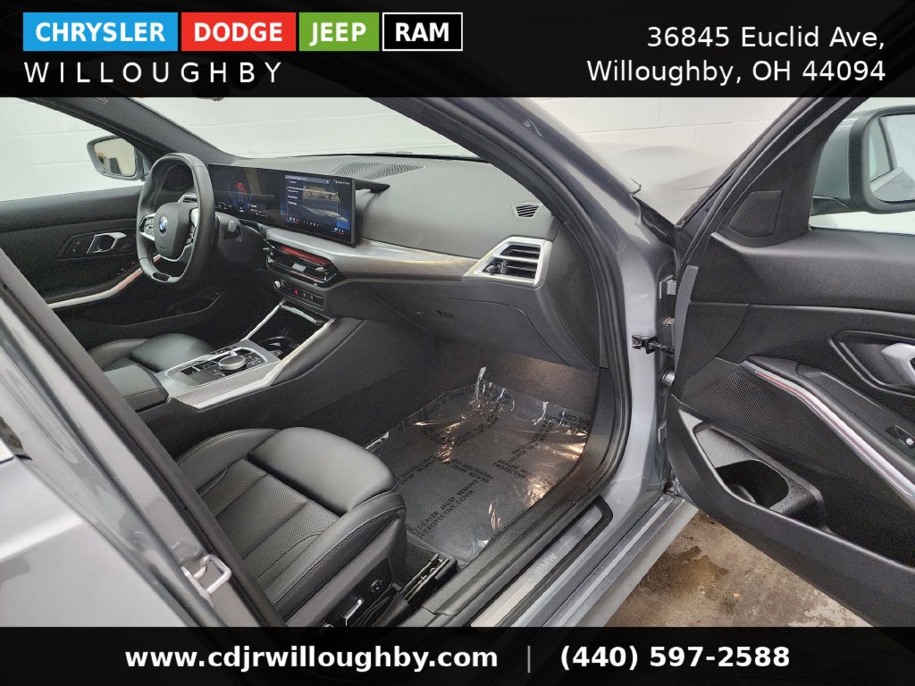 Used 2025 BMW 330i xDrive Sedan w/ Convenience Package AWD/4WD image 37