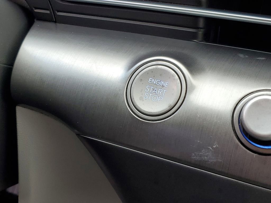 Used 2025 Hyundai Kona SEL image 18